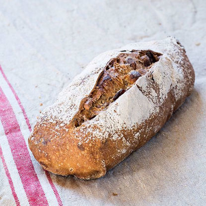 Afbeeldingen van Speltbrood met abrikozen en hazelnoot 400 gram