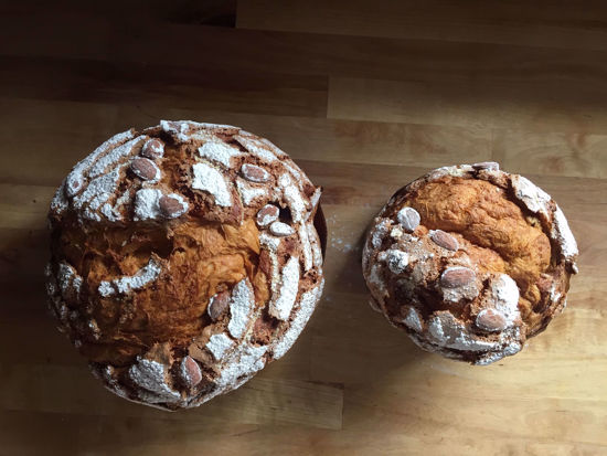 Afbeelding van Panettone met witte en zwarte moerbei