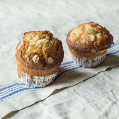 Afbeeldingen van Muffin appel, rozijn & hazelnoot