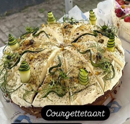 Afbeeldingen van Zucchini Mascarpone taart