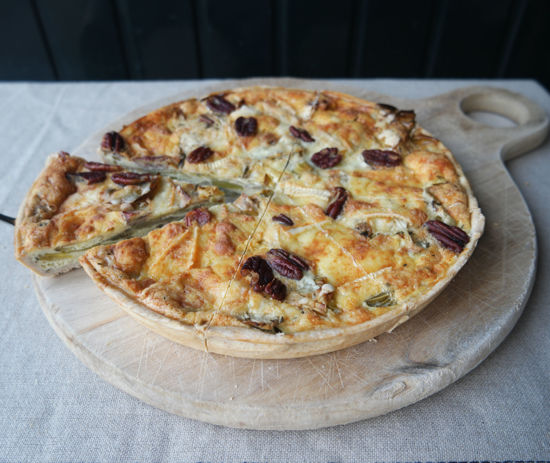 Afbeelding van Gepofte knolselderij quiche met kastanjechampignon & brie